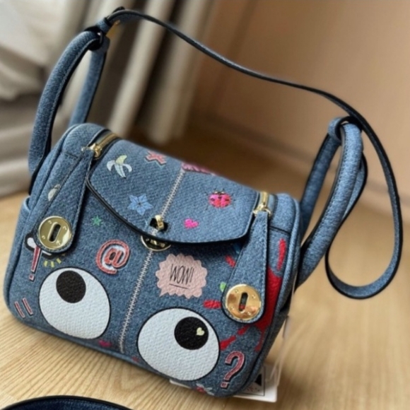 "Eye Theme" Handbag, "Big Eye Style Leather goods" Luxury Designer,Unique Style - Picture 10 of 13